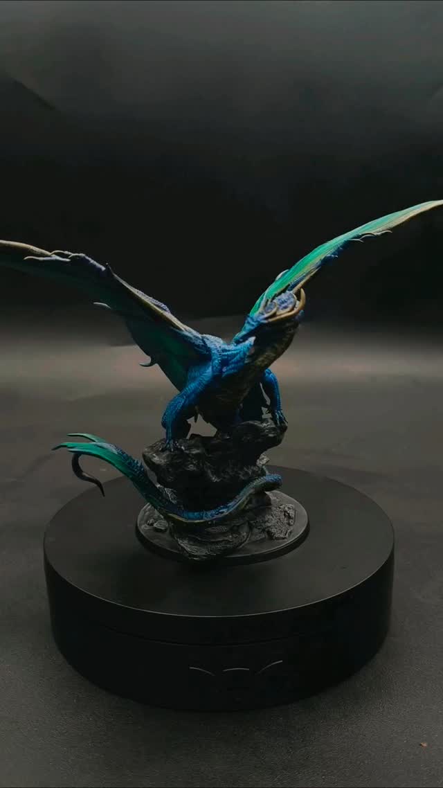 Présentation du premier dragon d'une commission de 3 . Je vous posterai les deux autres pr…
